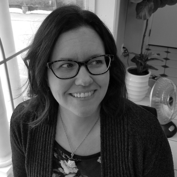 Meet your Posher, Carrie - Picture 4 of 7